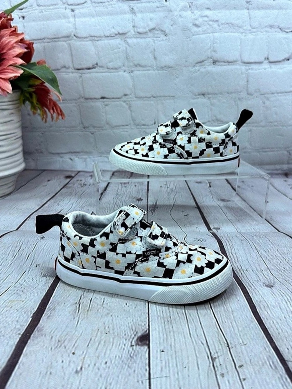 Vans Old Skool V Checkerboard Floral Sneakers Black & White Girls US 6